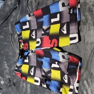 Quicksilver Shorts Size S